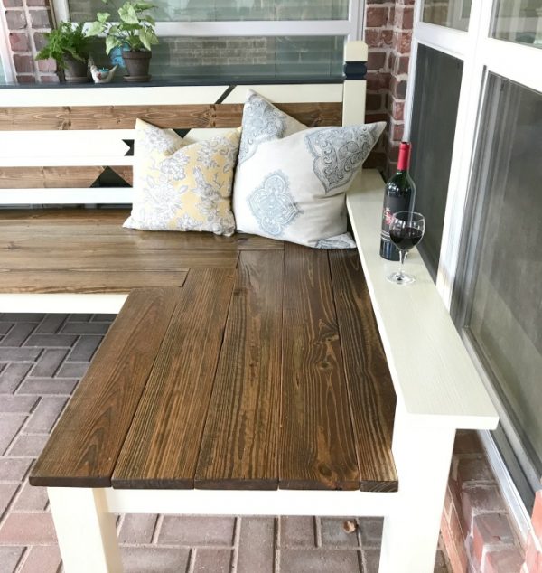 DIY Outdoor Corner Bench Build I LOVE this one! Abbotts At Home