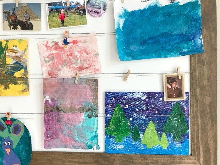 This DIY Display Board is your family 'Hall of Fame'. Keeps your kids artwork, race medals, certificates of achievement, vacation mementos, photos, and special family memories in one place. You could even add a shelf to display trophies!
