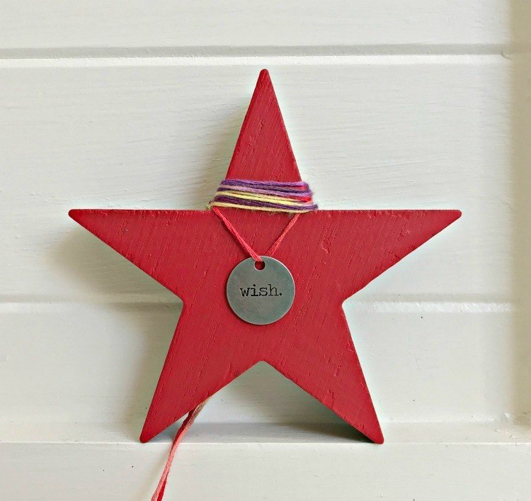 Charm Star Ornament. Need some new ideas for this years Christmas craft? I've got 12 fun and easy handmade Christmas Ornament Ideas for you! Make 3D scrapbook paper trees, pom pom trees, star string art, unicorn stars, and more. #AbbottsAtHome #Handmade #ChristmasCrafts #ChristmasIdeas #ChristmasOrnaments