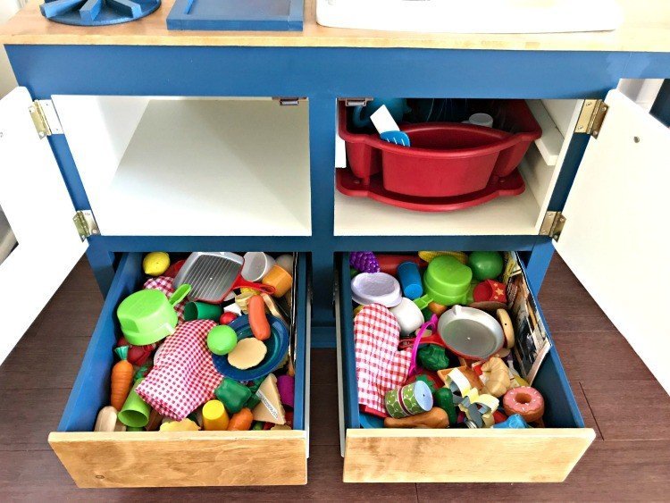 Yay! This Kids Play Kitchen DIY Woodworking Plan is an easy woodworking build with lots of fun additions that little kids will love! I have the tutorial, printable plans, and a video to help you get this built. #AbbottsAtHome #KidsKitchen #PlayKitchen #KidsKitchen #KidsFurniture #woodworking