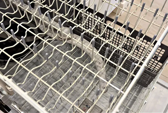 Rusted, broken dishwasher rack : r/Appliances