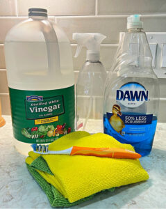 How To Clean White Kitchen Cabinets: 3 Best Ways & 3 To Avoid ...